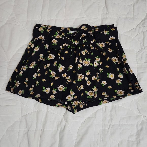 Papaya Black All Over Floral Daisy Print Ribbon Bow Belt Skort - Size Small - Picture 1 of 6